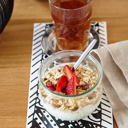 Miss Evans جويست