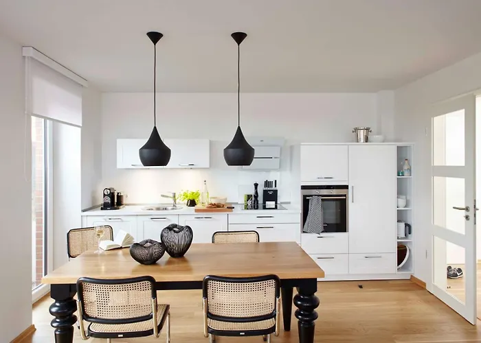 アパート Miss Evans ユイスト