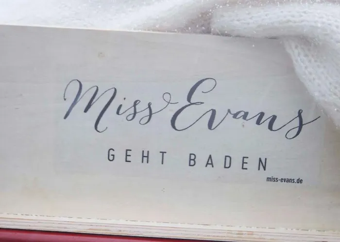 アパート Miss Evans